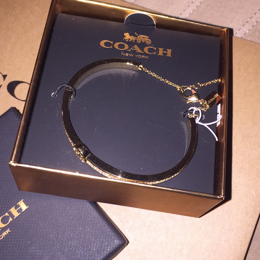 BOXED Coach Open Circle Pave Bracelet - Picture 2 of 3